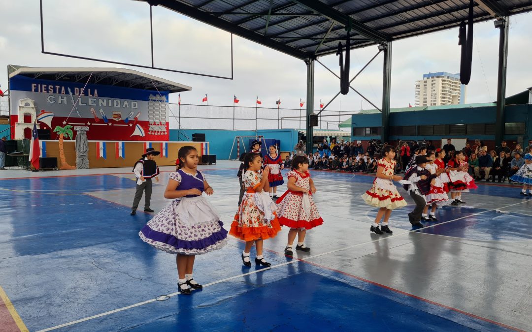 Presentación de Danzas Folklóricas en CHB