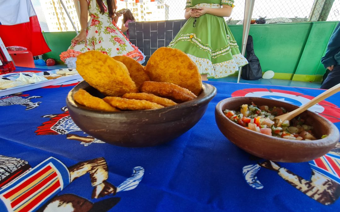 Muestra gastronómica y de juegos típicos en el Colegio Hispano Británico