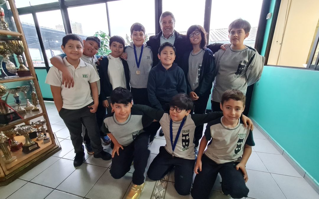 Destacados deportistas del Colegio Hispano Británico Visitan al Director